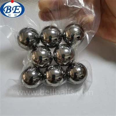 Kis üreges fémgömb